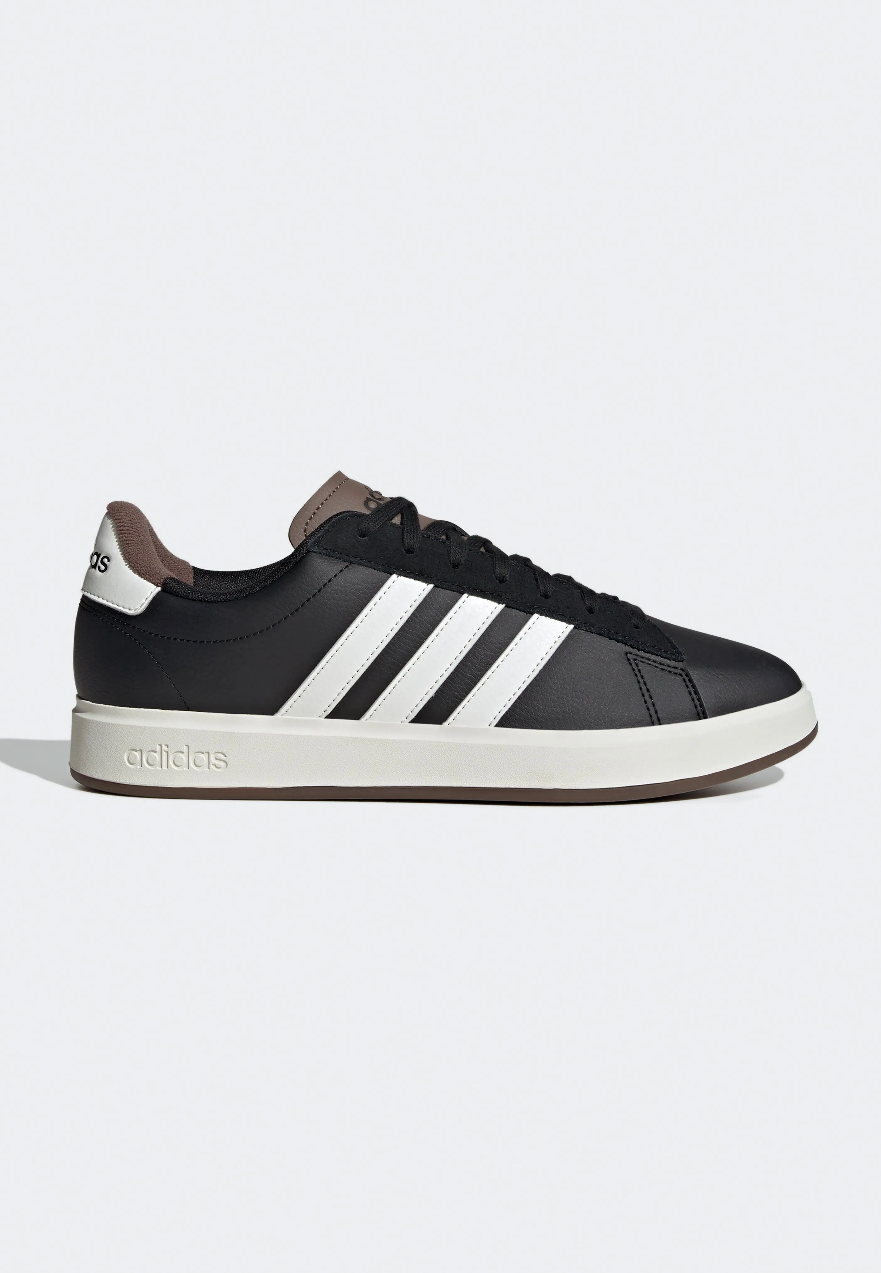 Adidas - Grand Court 2.0 Cblack/Owhite/Earstr - Shoes