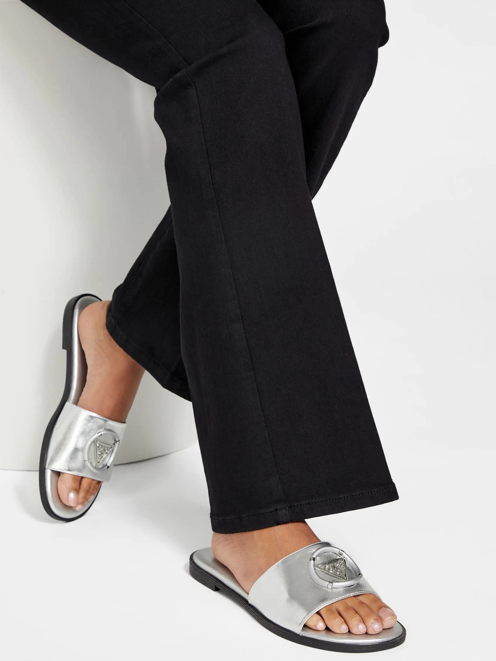 Magnify Faux-Leather Beach Slides